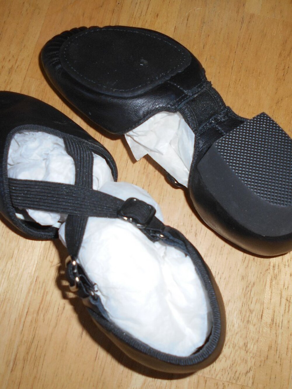 Jazz Shoes- 3 or 3 1/2 or 4  NWT